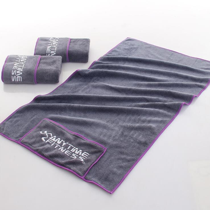 OUT009 Gym towel with zipper